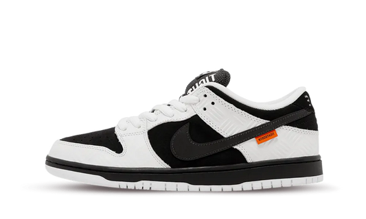 NIKE SB DUNK LOW TIGHTBOOTH