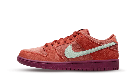 NIKE SB DUNK LOW MYSTIC RED