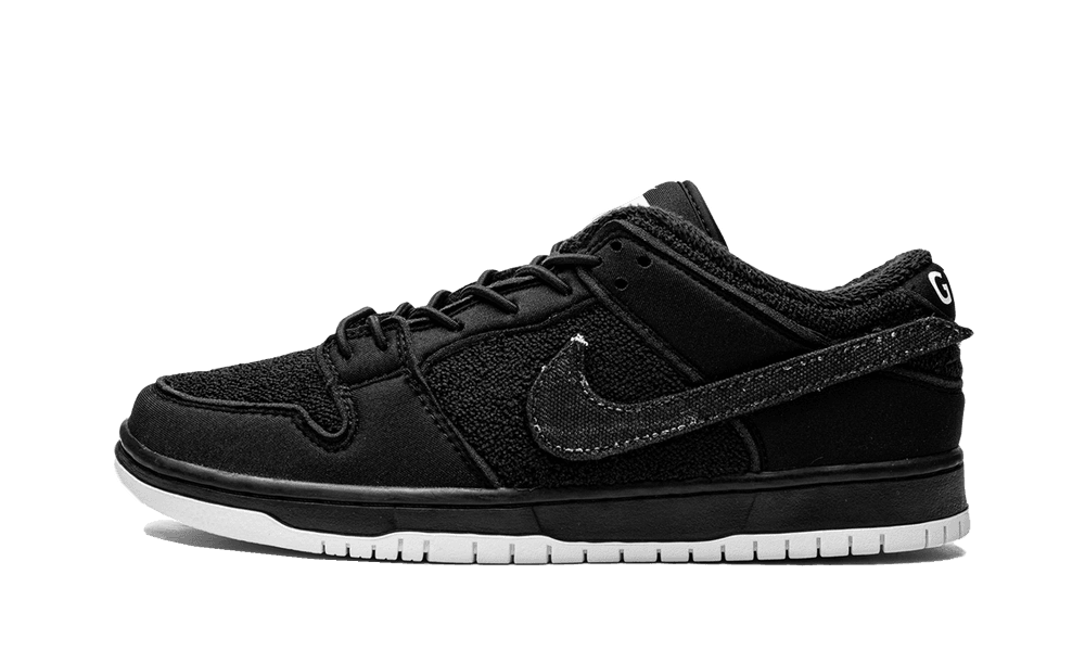 NIKE SB DUNK LOW GNARHUNTERS PRO QS