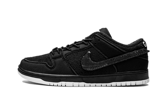 NIKE SB DUNK LOW GNARHUNTERS PRO QS